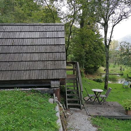 ホテル Glamping Zlata Ribica Idrija pri Bači エクステリア 写真